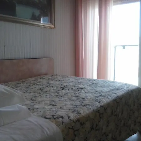 Hotel Primavera Sul Mare 3*