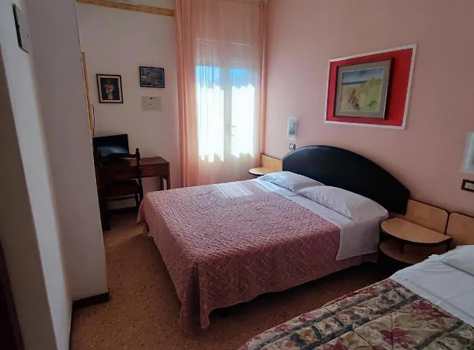 Otel Primavera Sul Mare 3*